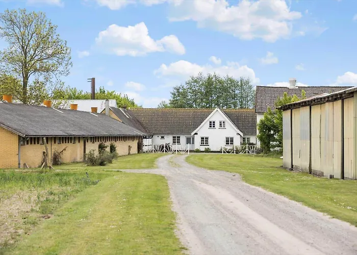1497-aakirkeby-strandvejen-8 *